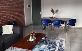 Large 3 Bedroom Apartment In Midrand, Waterfall City - More Space Than A Hotel Room - Ideal For Families, Groups And Work Trips - 15 Elizabeth Place